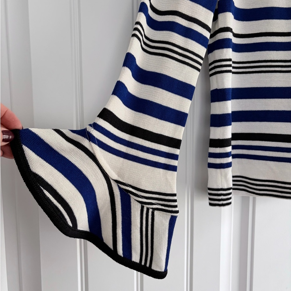 St. John Collection Striped V Neck Long Sleeve Top Bell Cuffs Women's Size 10 - Picture 3 of 8